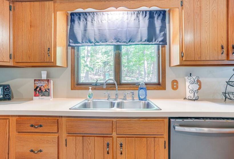 Mcgaheysville Home W/ Screened Porch & Gas Grill!