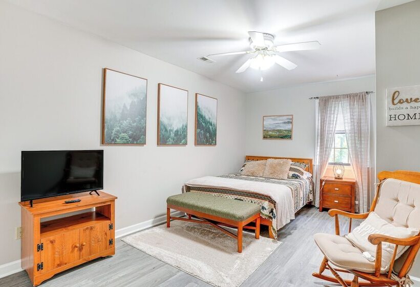 Mcgaheysville Home W/ Screened Porch & Gas Grill!