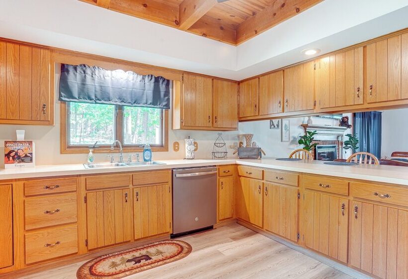 Mcgaheysville Home W/ Screened Porch & Gas Grill!