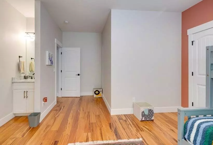 Modern Arch Cape Home: Ocean View, Steps To Beach!