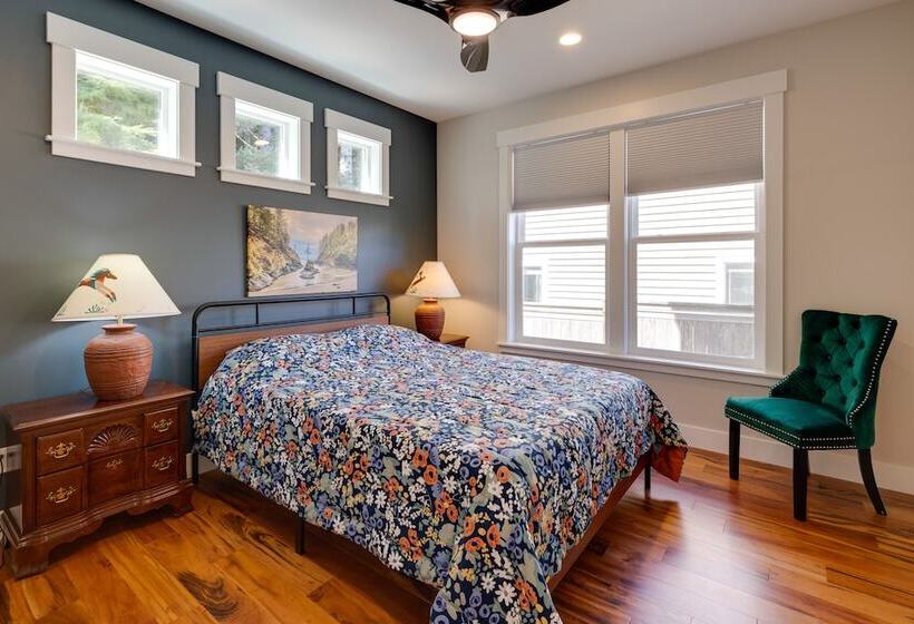 Modern Arch Cape Home: Ocean View, Steps To Beach!