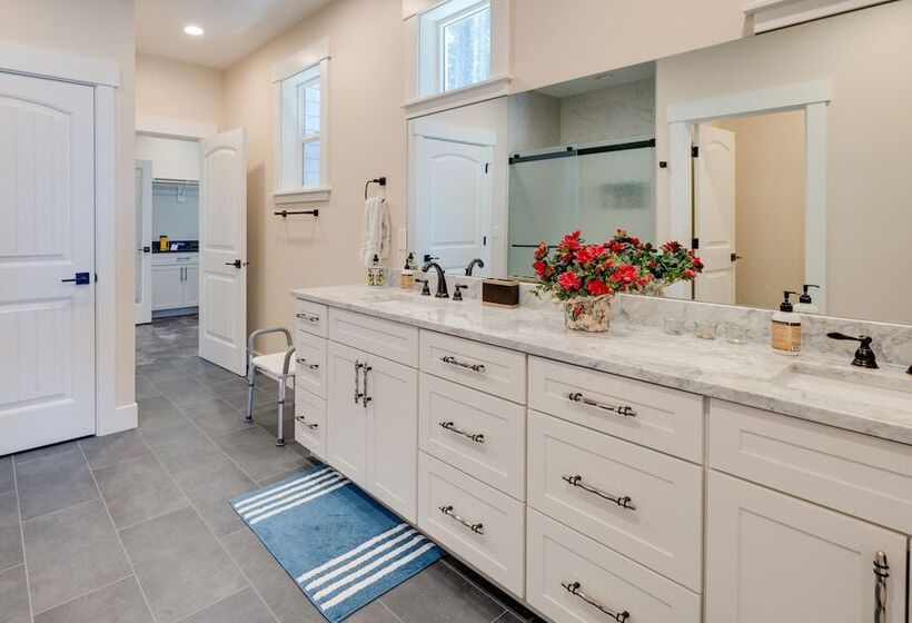 Modern Arch Cape Home: Ocean View, Steps To Beach!