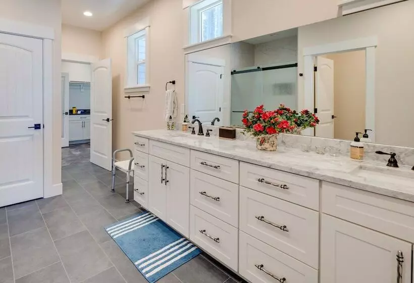 Modern Arch Cape Home: Ocean View, Steps To Beach!