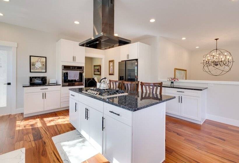 Modern Arch Cape Home: Ocean View, Steps To Beach!