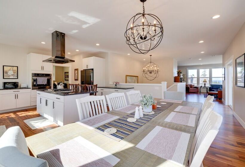 Modern Arch Cape Home: Ocean View, Steps To Beach!