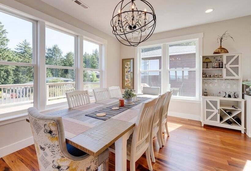 Modern Arch Cape Home: Ocean View, Steps To Beach!