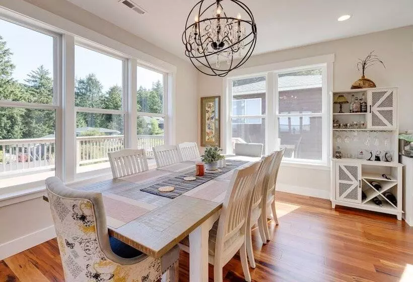 Modern Arch Cape Home: Ocean View, Steps To Beach!