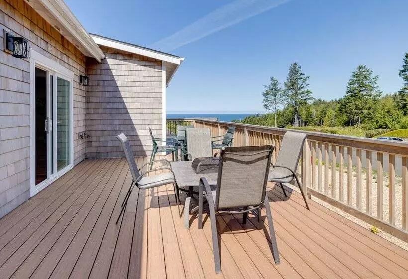 Modern Arch Cape Home: Ocean View, Steps To Beach!