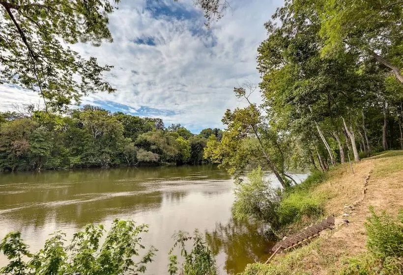 Modern, Riverfront Family House W/ Balcony & Grill
