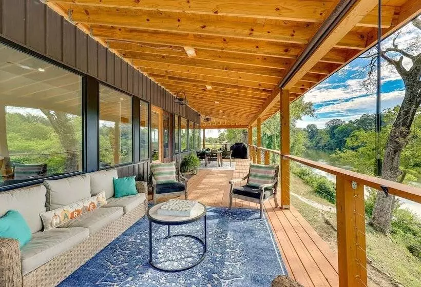 Modern, Riverfront Family House W/ Balcony & Grill