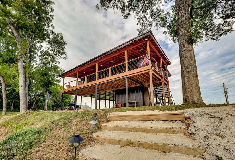 Modern, Riverfront Family House W/ Balcony & Grill