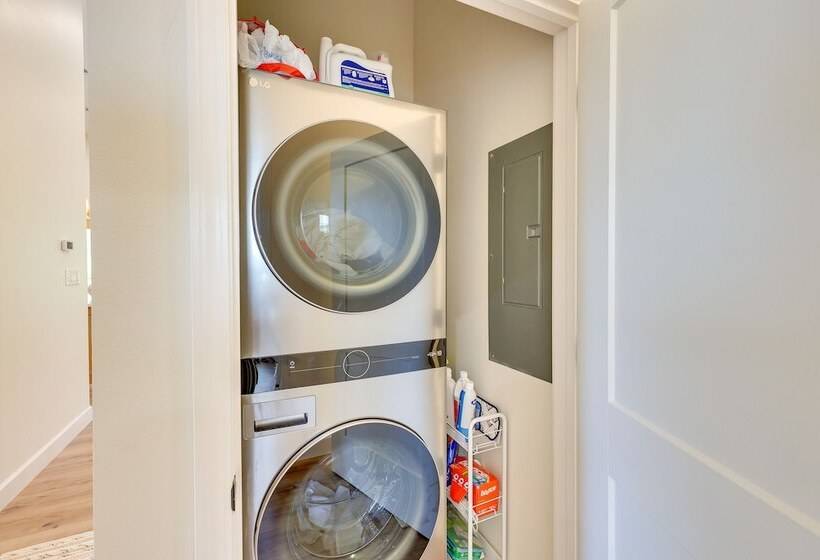 Modern, Riverfront Family House W/ Balcony & Grill