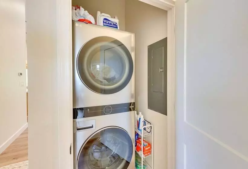 Modern, Riverfront Family House W/ Balcony & Grill