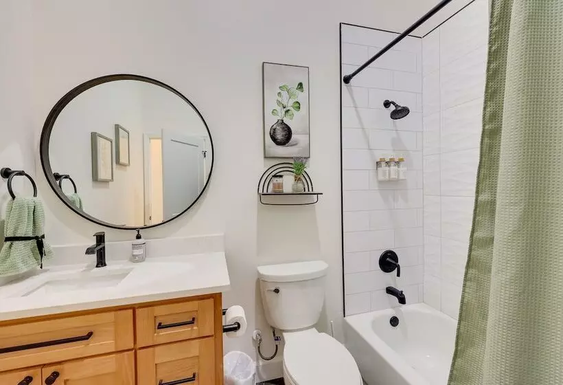 Modern, Riverfront Family House W/ Balcony & Grill