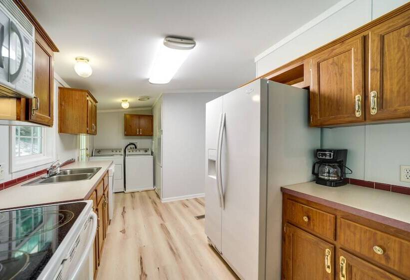 North Carolina Home Near Mountain Biking & Fishing