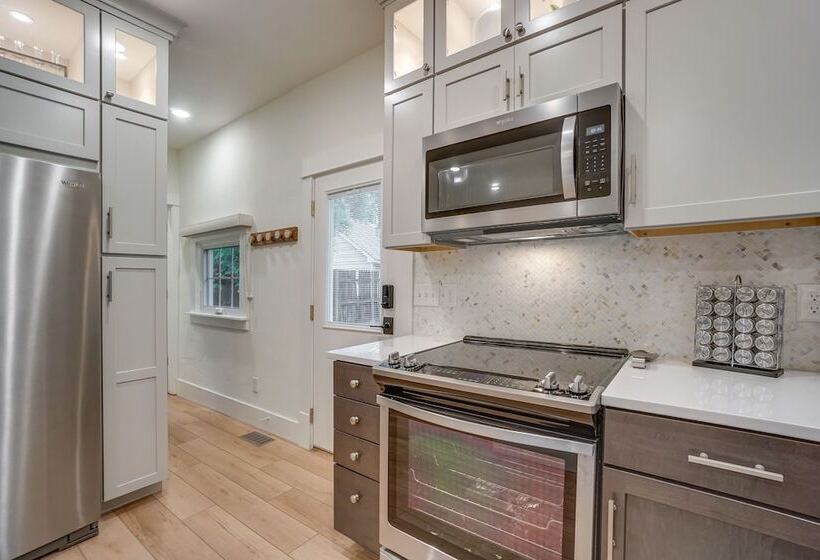 Old Town Carriage House W/ Private Patio