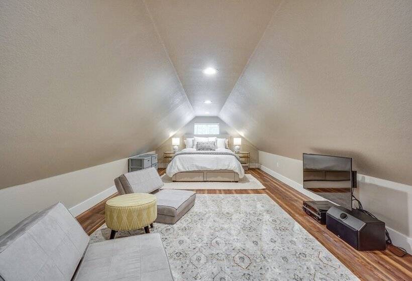 Old Town Carriage House W/ Private Patio