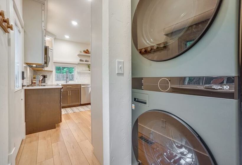 Old Town Carriage House W/ Private Patio