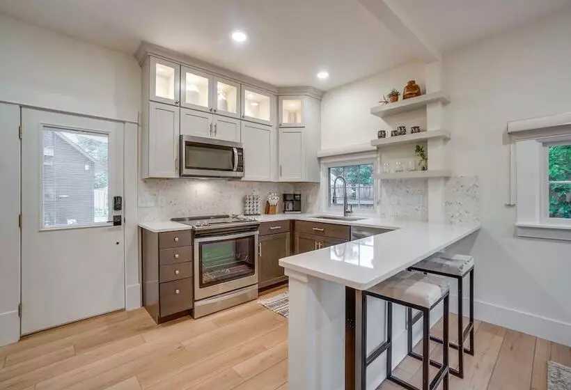 Old Town Carriage House W/ Private Patio