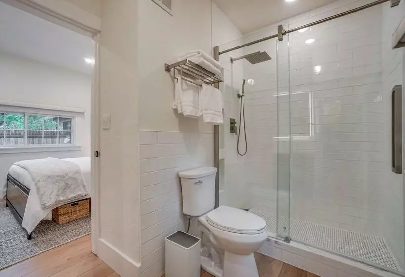 Old Town Carriage House W/ Private Patio