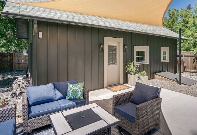Old Town Carriage House W/ Private Patio