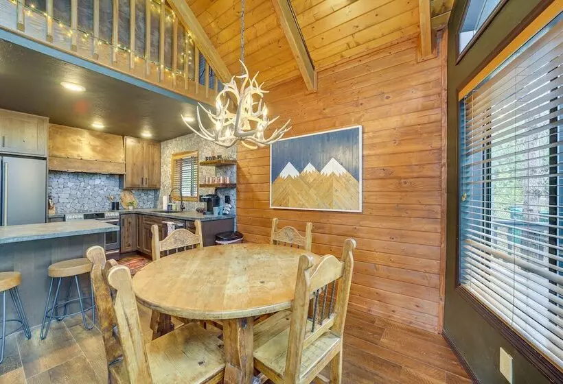 Peaceful Cabin Between Flagstaff & Sedona!