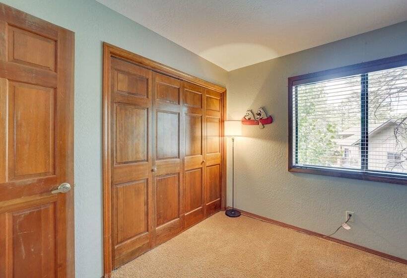 Peaceful Cabin Between Flagstaff & Sedona!