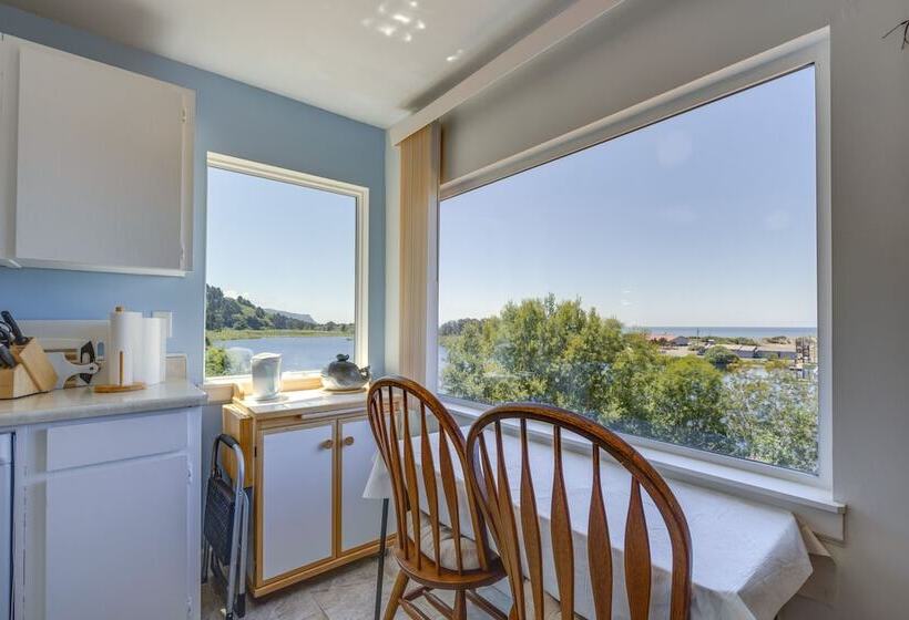 Peaceful Cloverdale Home Walk To Winema Beach