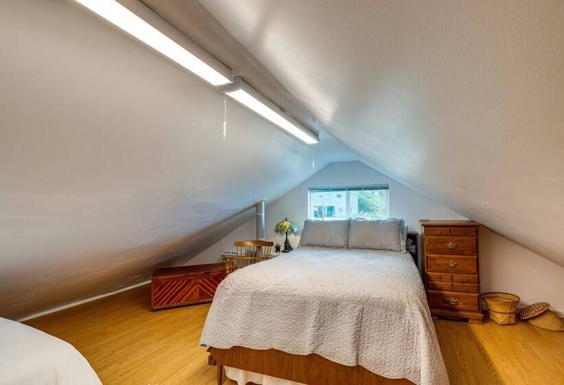 Peaceful Cloverdale Home Walk To Winema Beach