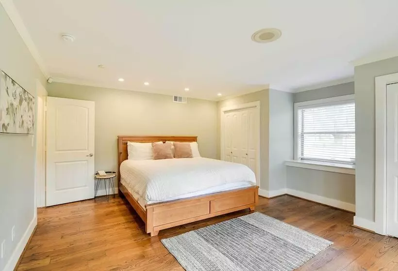 Indoor Pool: Peaceful Oasis In Hitchcock!