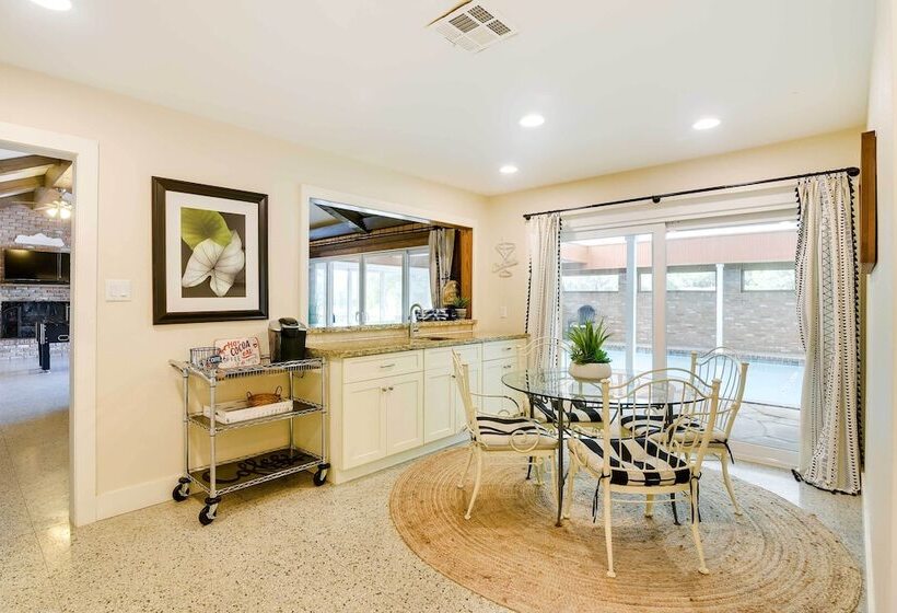 Indoor Pool: Peaceful Oasis In Hitchcock!