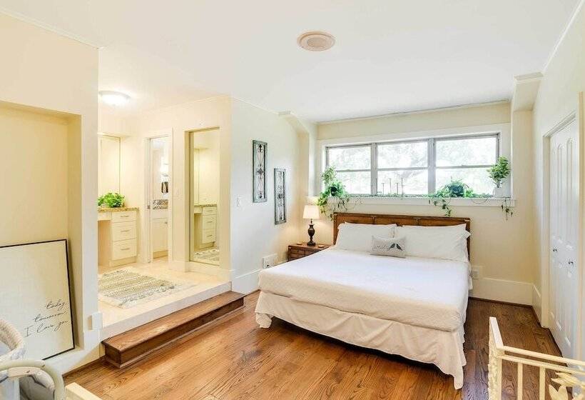 Indoor Pool: Peaceful Oasis In Hitchcock!