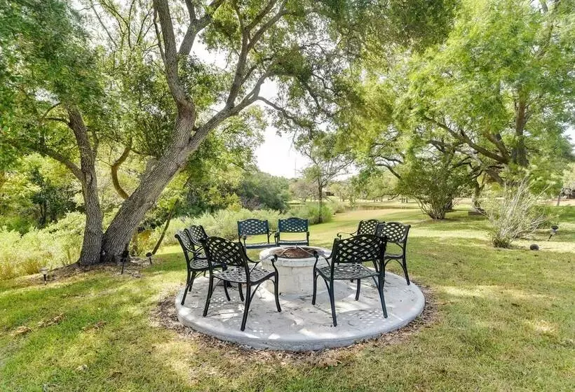 Indoor Pool: Peaceful Oasis In Hitchcock!