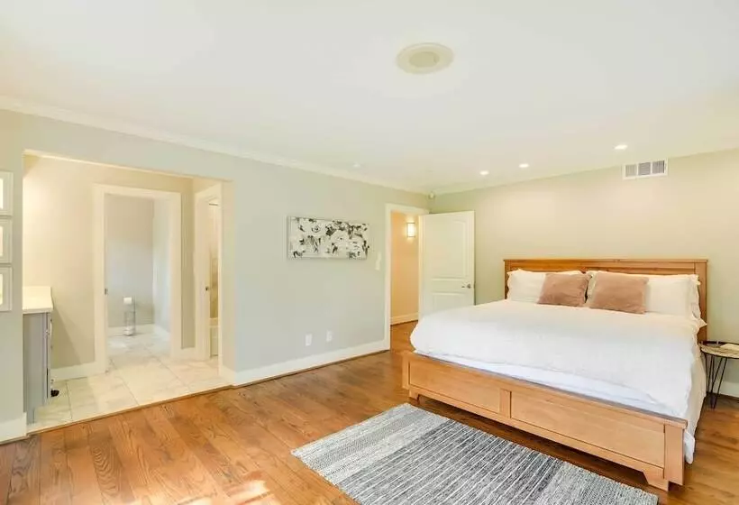 Indoor Pool: Peaceful Oasis In Hitchcock!