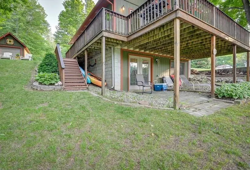 Peaceful Waterfront Cabin On Tittabawassee River!