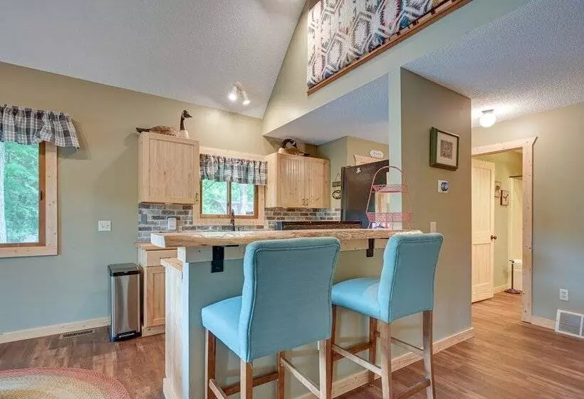 Peaceful Waterfront Cabin On Tittabawassee River!