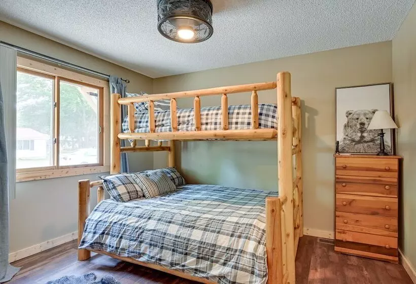 Peaceful Waterfront Cabin On Tittabawassee River!