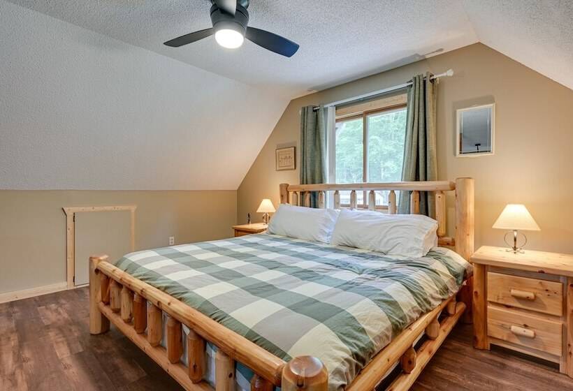 Peaceful Waterfront Cabin On Tittabawassee River!