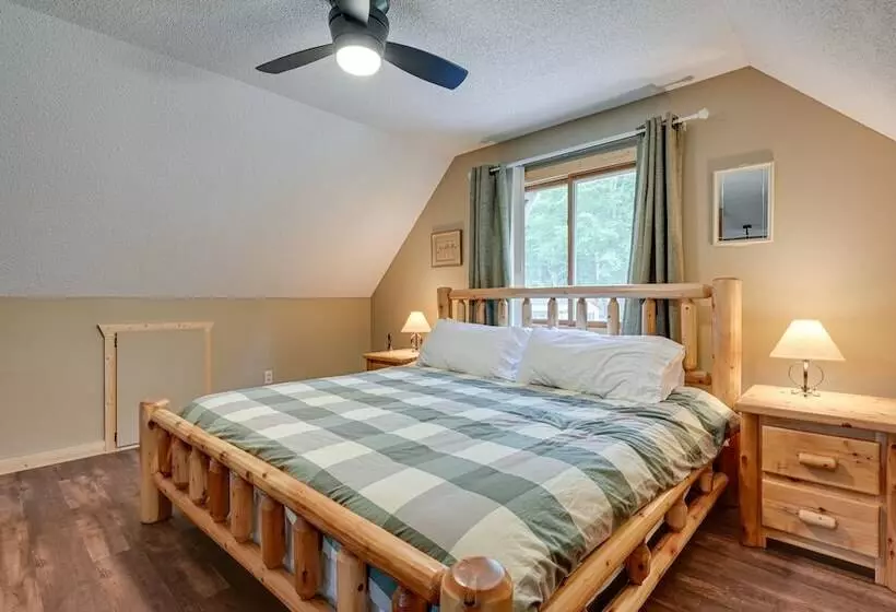 Peaceful Waterfront Cabin On Tittabawassee River!