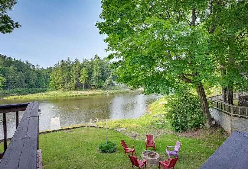 Peaceful Waterfront Cabin On Tittabawassee River!