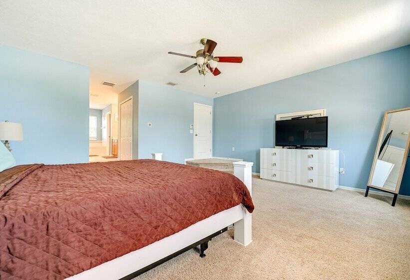 Pet Friendly Land O Lakes Home W/ Private Yard!