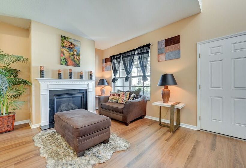 Pet Friendly Land O Lakes Home W/ Private Yard!