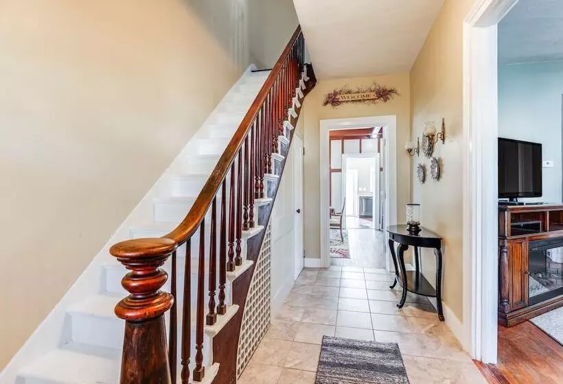 Pet Friendly Penn Yan Home: Wineries, Parks, Lakes