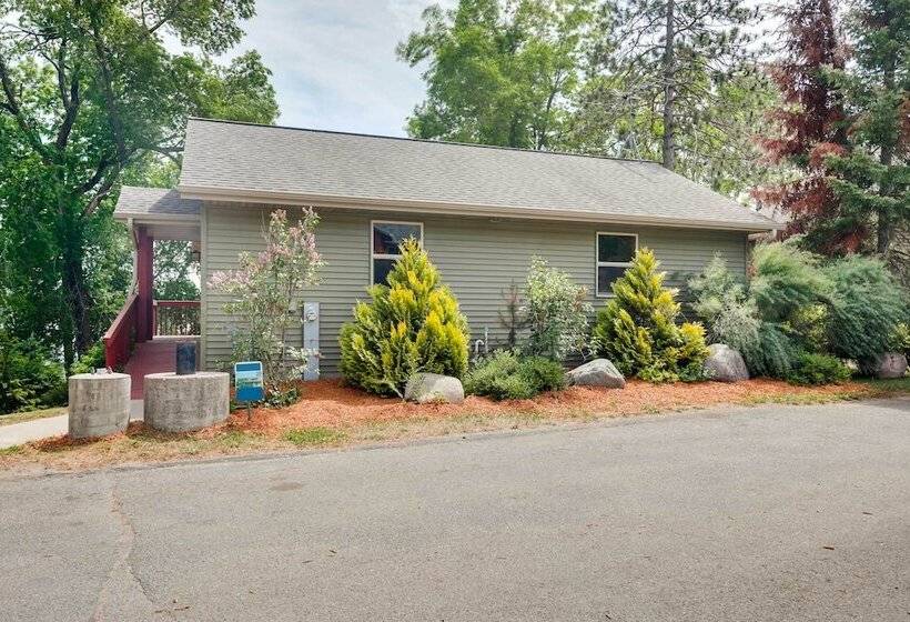 Pet Friendly Wisconsin Cabin On Lake W/ Fire Pit!