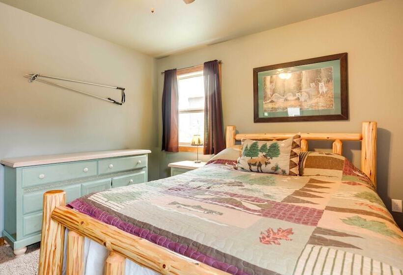 Pet Friendly Wisconsin Cabin On Lake W/ Fire Pit!