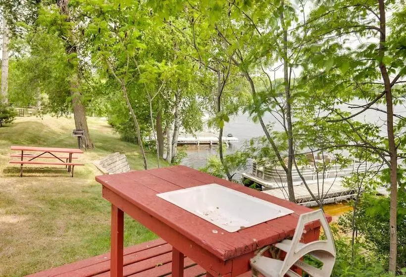 Pet Friendly Wisconsin Cabin On Lake W/ Fire Pit!