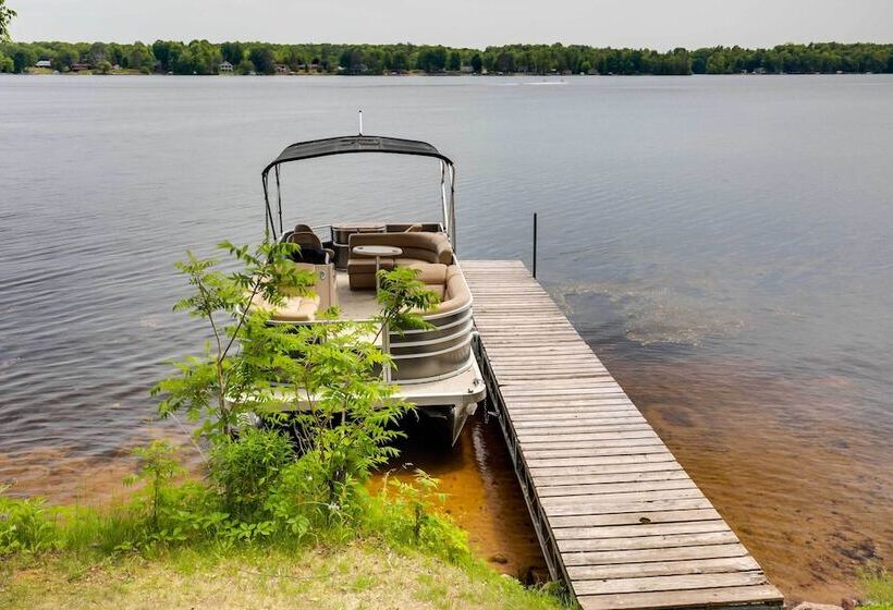 Pet Friendly Wisconsin Cabin On Lake W/ Fire Pit!