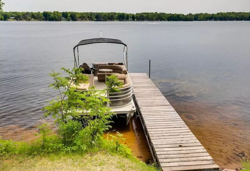 Pet Friendly Wisconsin Cabin On Lake W/ Fire Pit!