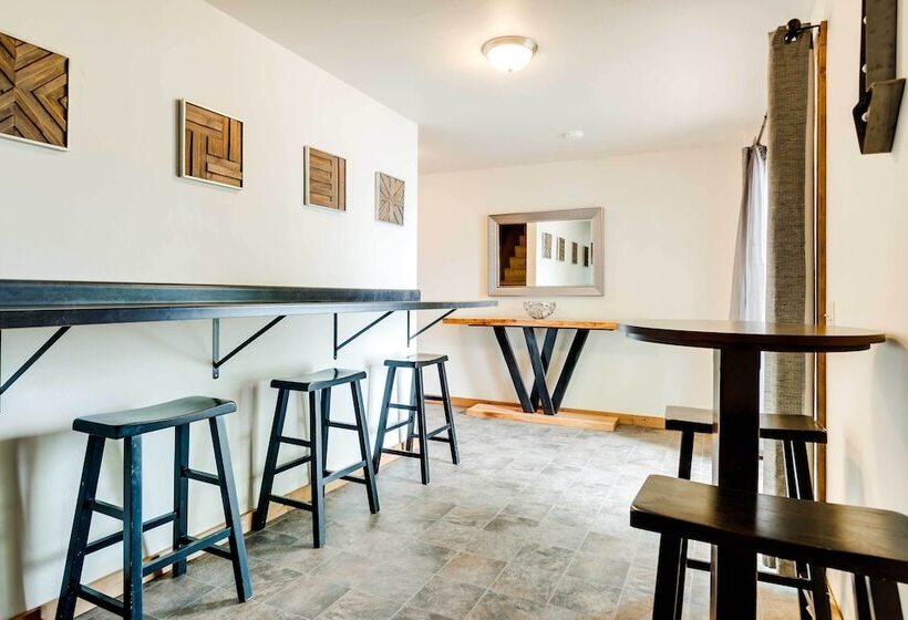 Pet Friendly Wisconsin Cabin On Lake W/ Fire Pit!