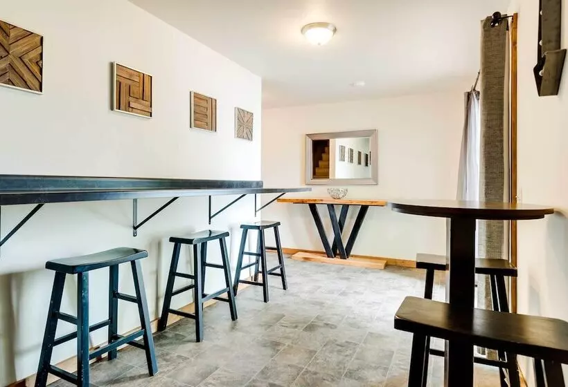 Pet Friendly Wisconsin Cabin On Lake W/ Fire Pit!